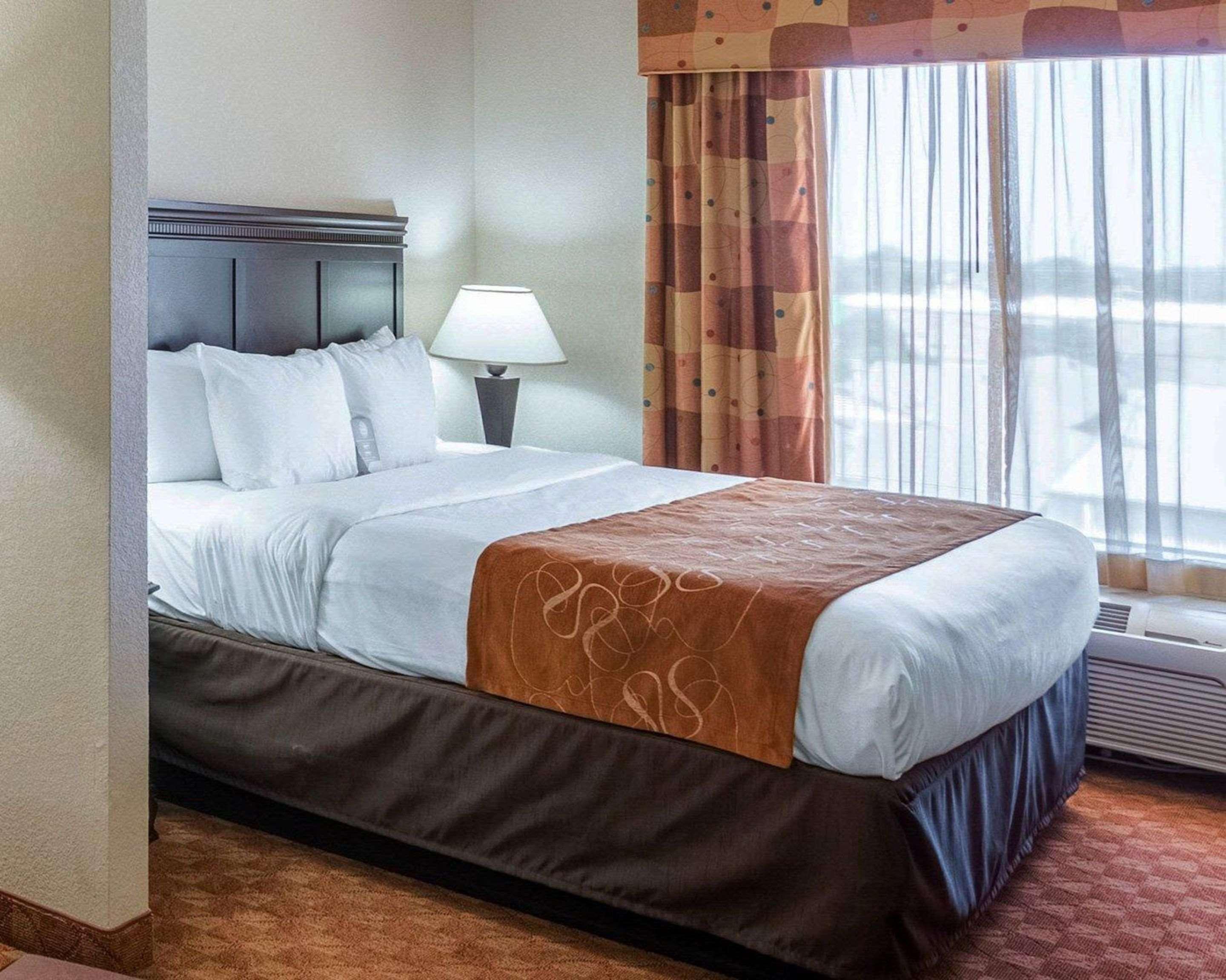 גרנברי Comfort Suites מראה חיצוני תמונה