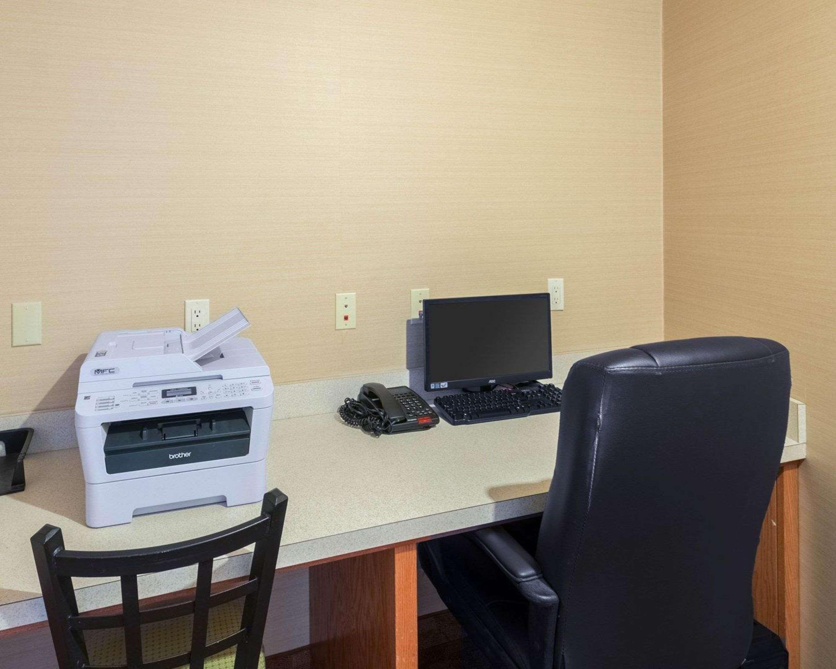 גרנברי Comfort Suites מראה חיצוני תמונה