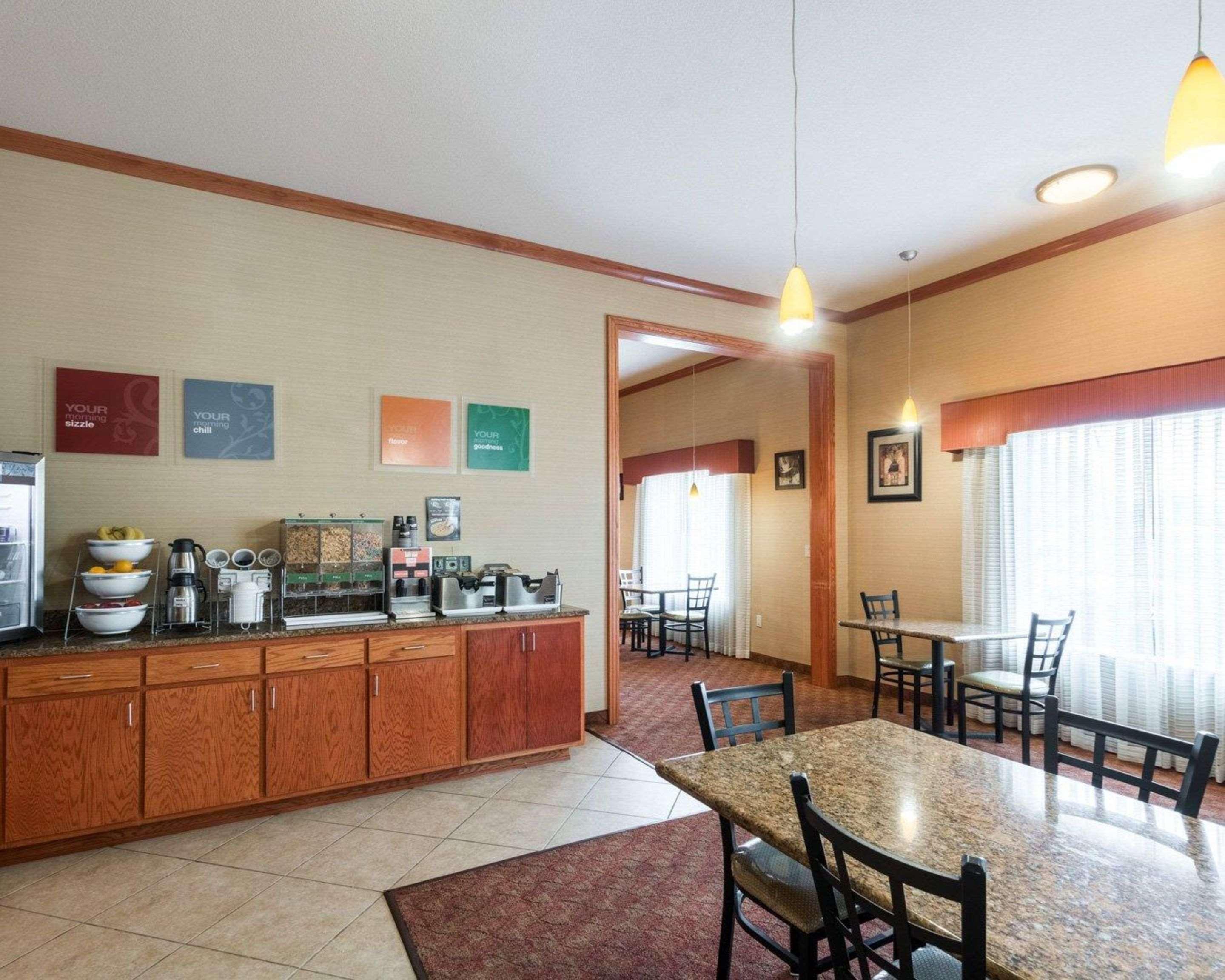 גרנברי Comfort Suites מראה חיצוני תמונה