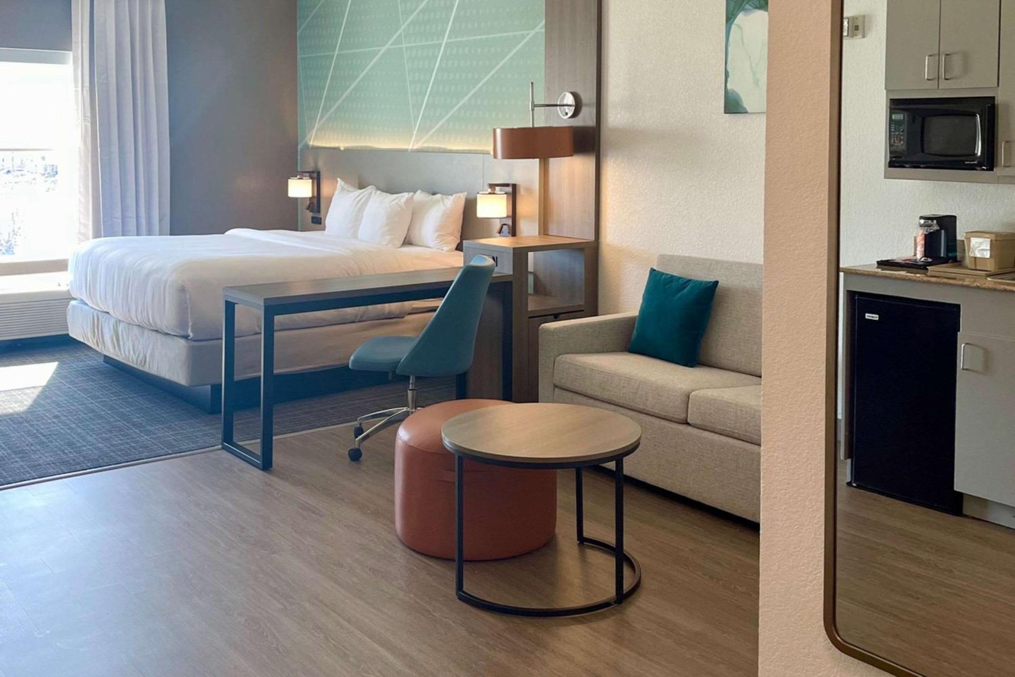 גרנברי Comfort Suites מראה חיצוני תמונה