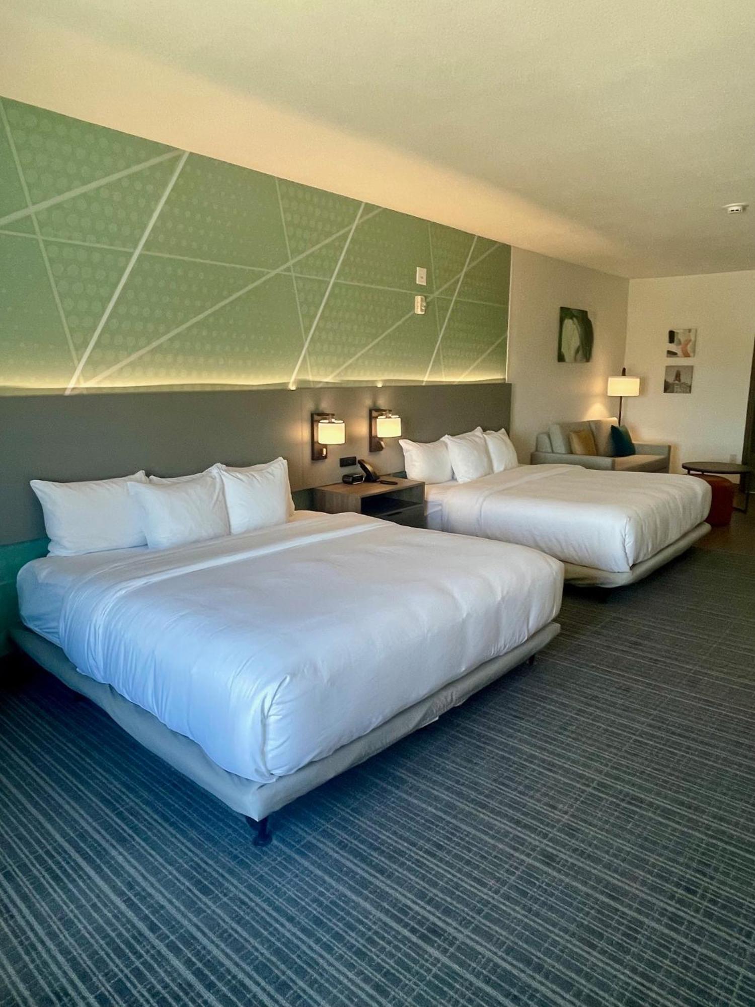 גרנברי Comfort Suites מראה חיצוני תמונה
