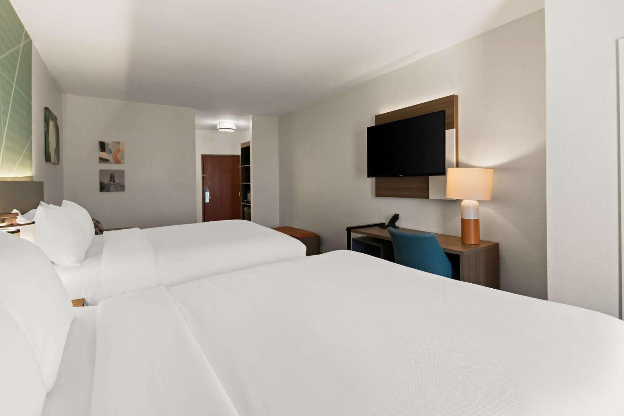 גרנברי Comfort Suites מראה חיצוני תמונה
