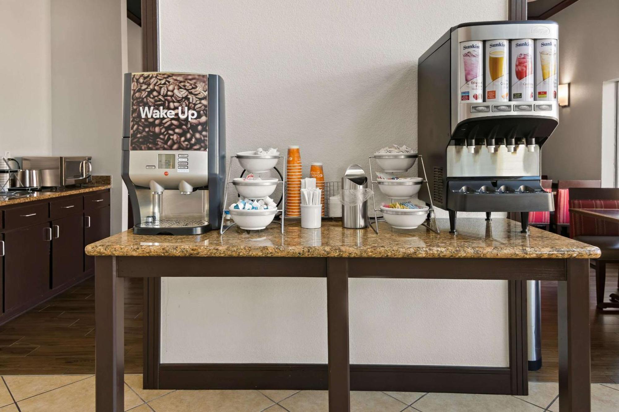גרנברי Comfort Suites מראה חיצוני תמונה