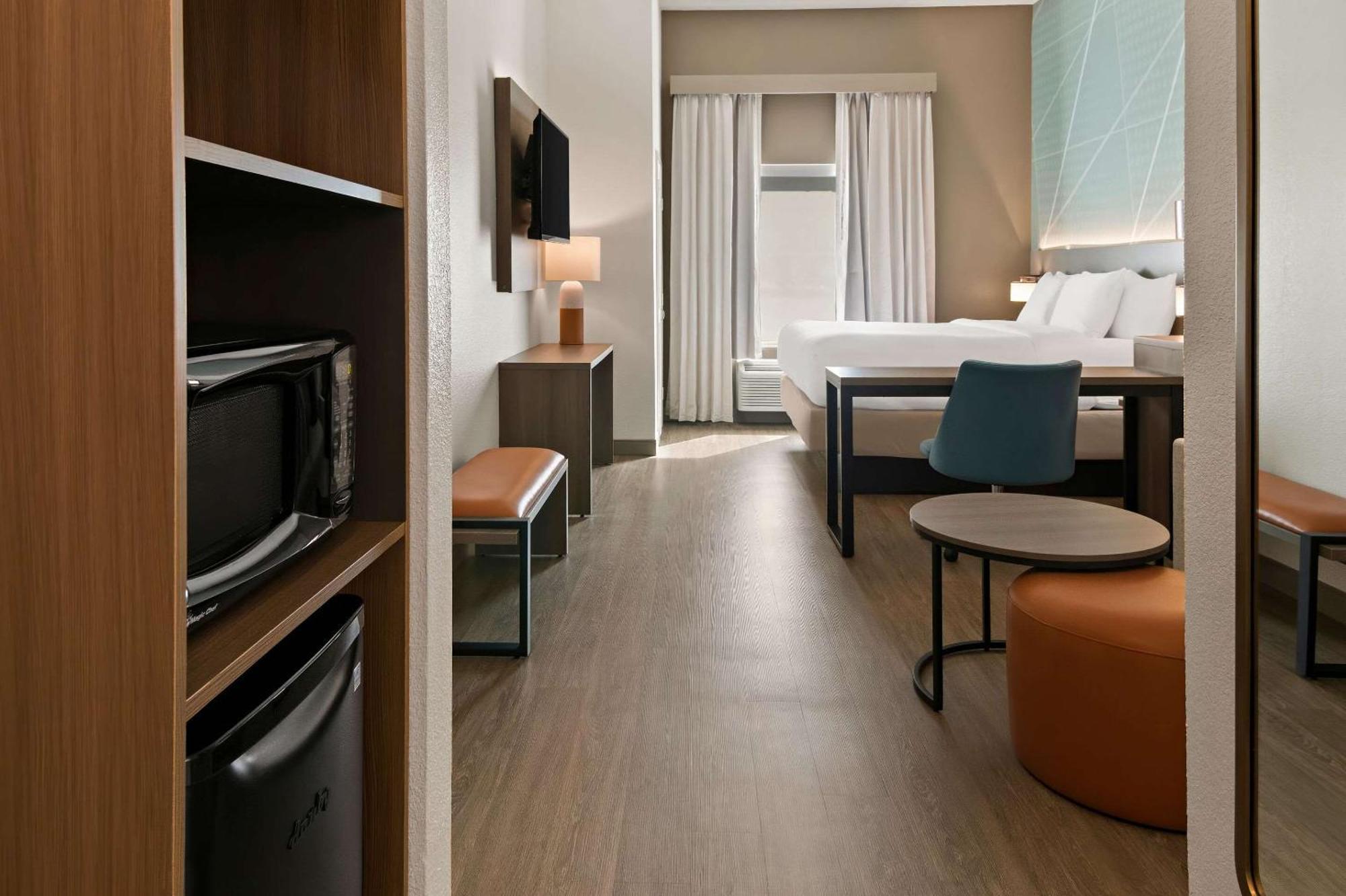 גרנברי Comfort Suites מראה חיצוני תמונה