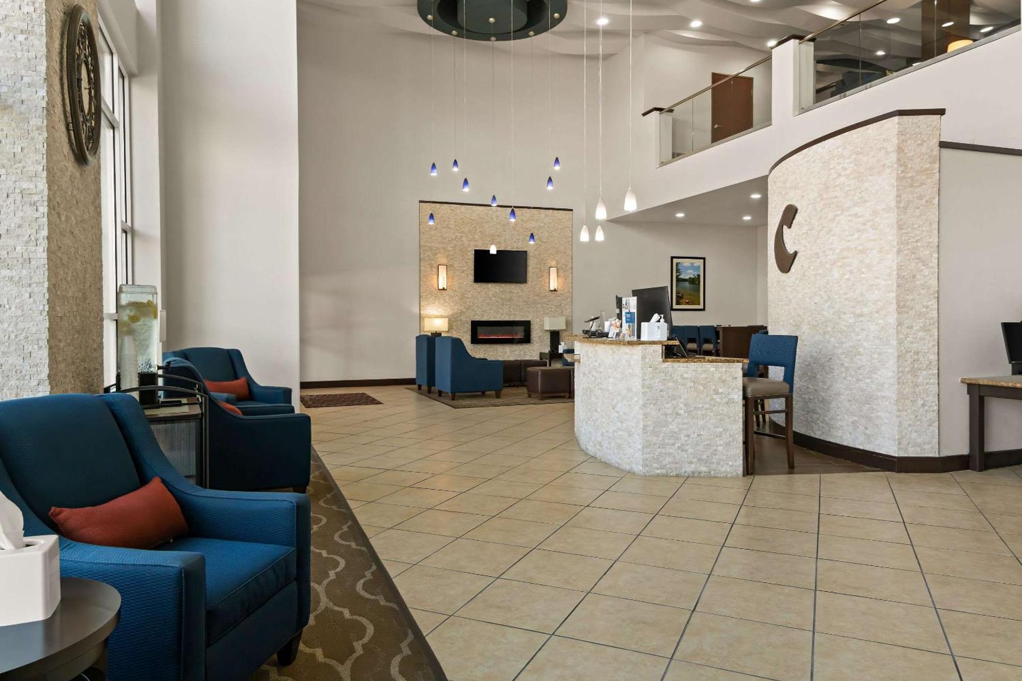 גרנברי Comfort Suites מראה חיצוני תמונה